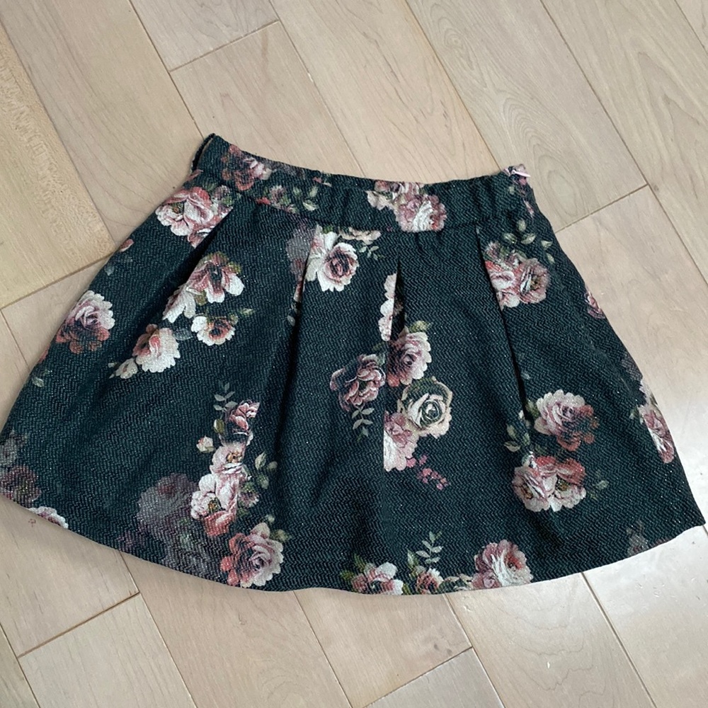 Special day designer made in Italy girls roses print wool skirt